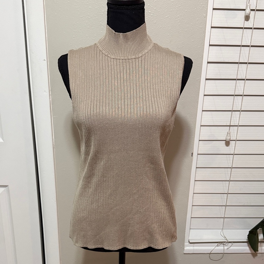 MADISON GRAY Chic Sleeveless Knit Top in Beige